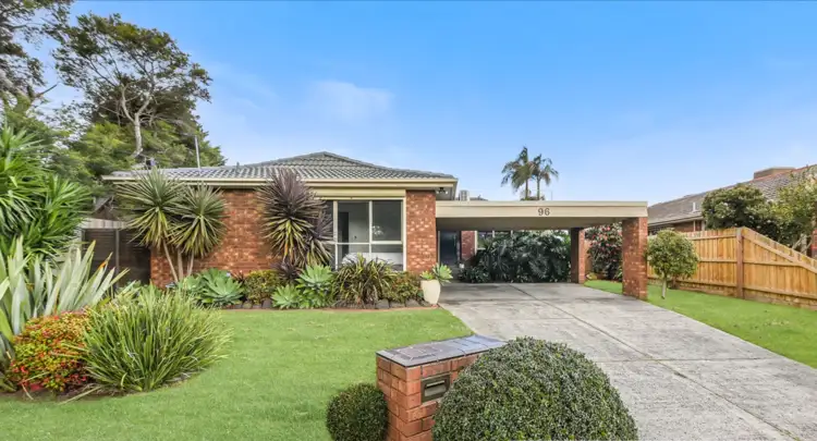 96 Cootamundra Drive