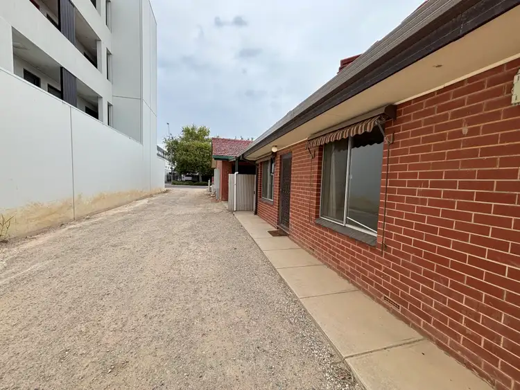 2/128 Churchill Rd