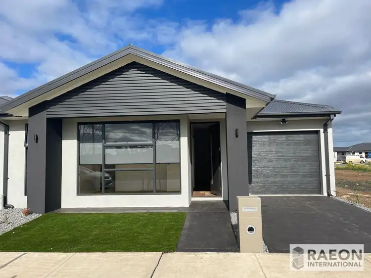 17 ORNAMENT AVENUE, Tarneit VIC 3029