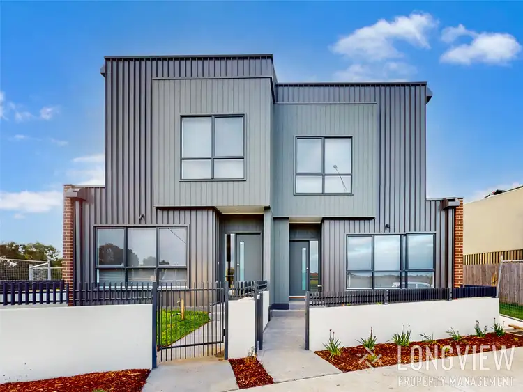 19 Travertine Loop, Berwick VIC 3806