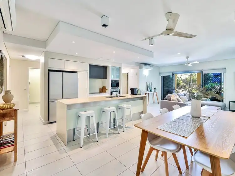 2/22 Mackillop Street