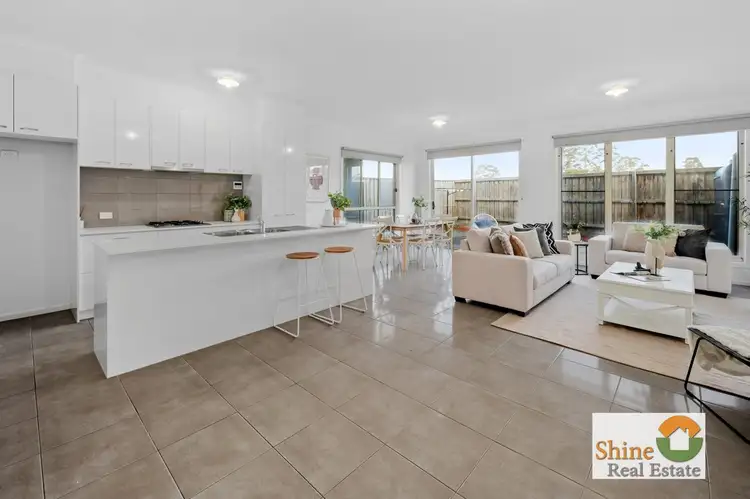 67 Willow Glen Boulevard, Cranbourne West VIC 3977