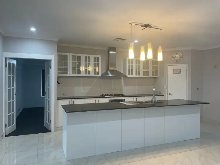 20 Ambleside Parade
