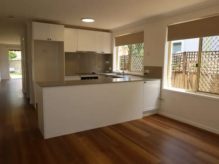 2/82 Worendo Street, Southport QLD 4215