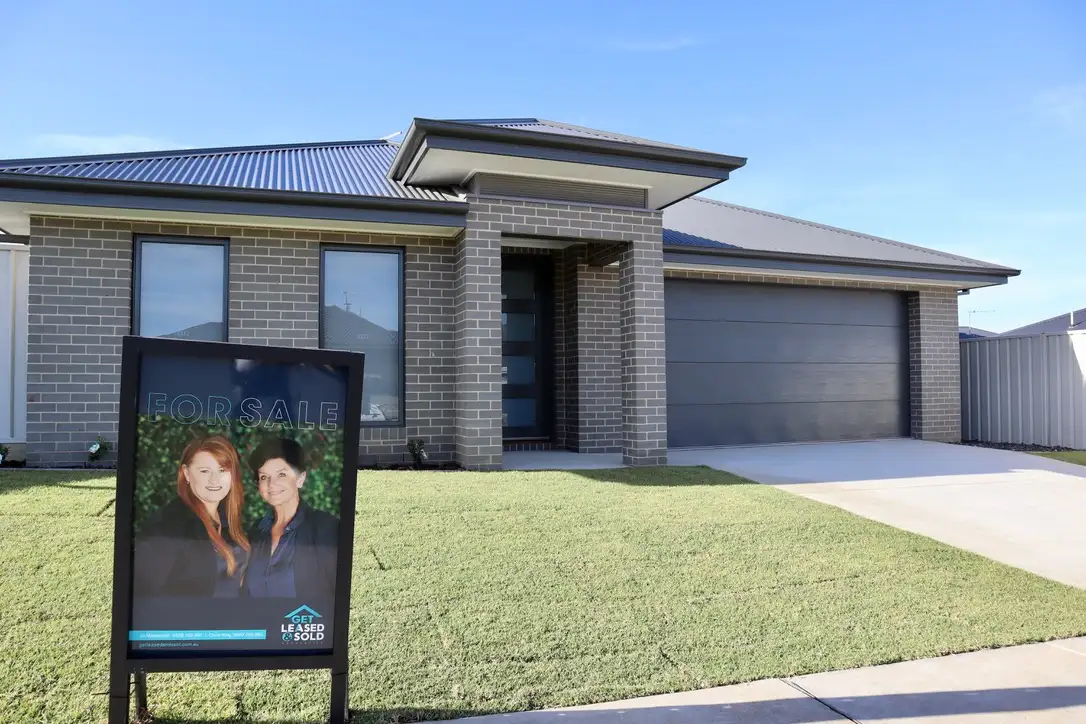 Main view of Homely house listing, 10 Hanrahan St, Hamilton Valley NSW 2641