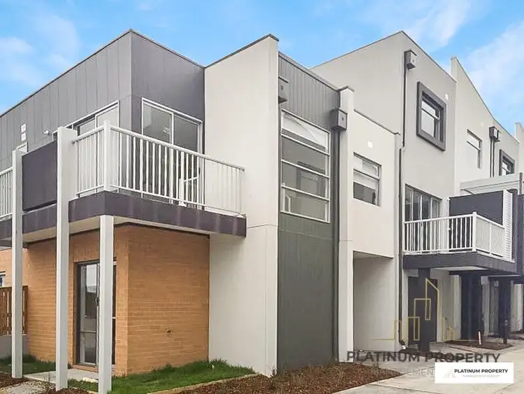 6 Axel Walk, Cranbourne North VIC 3977