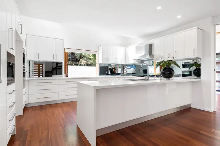 145 Oxlade Drive, New Farm QLD 4005