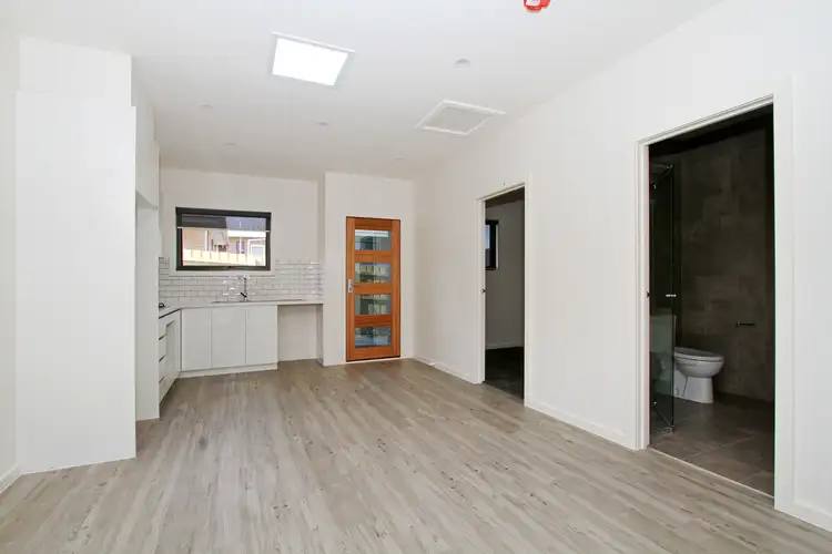 2/67 Purinuan Road, Reservoir VIC 3073