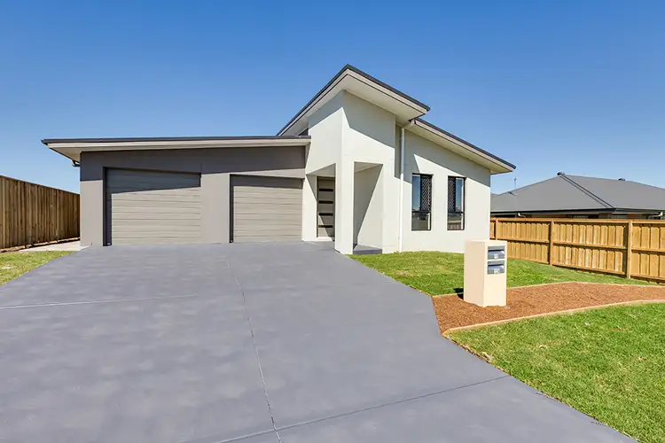 Unit 1 & 2 / 12 Corella Close, Aberglasslyn NSW 2320