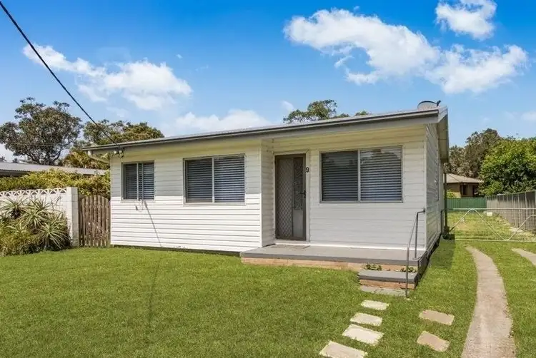 9 Crystal Street, Forresters Beach NSW 2260