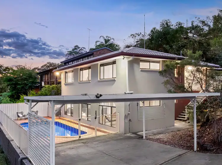 24 Cluden St, Holland Park West QLD 4121
