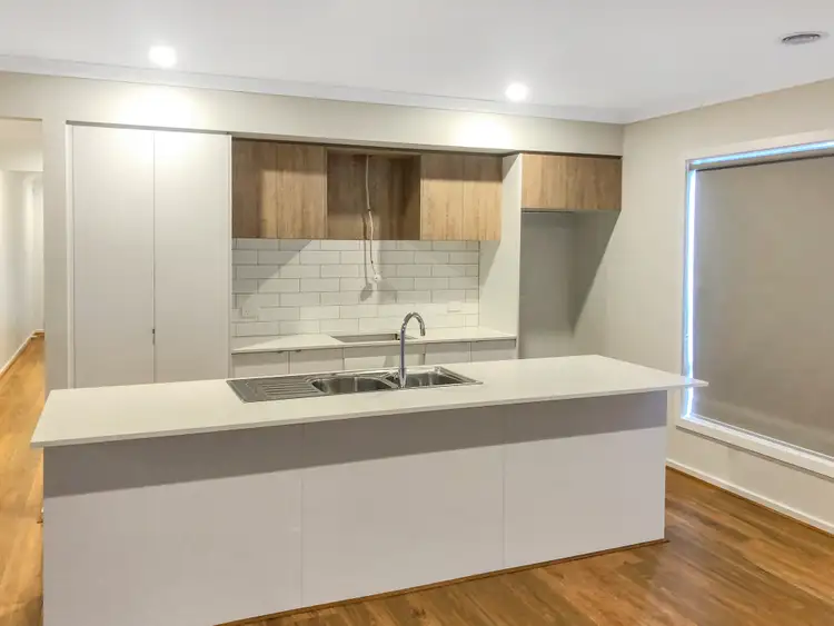 Second view of Homely house listing, 6 Cranbrook Street, Strathtulloh VIC 3338