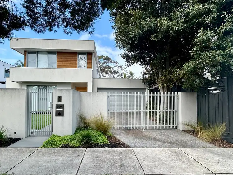 90A Haldane Street