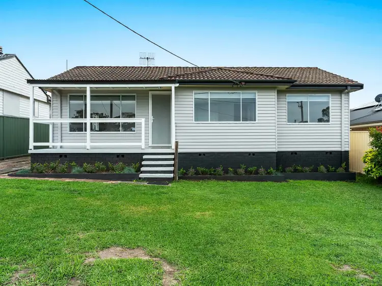 15 Spring Valley Ave, Gorokan NSW 2263