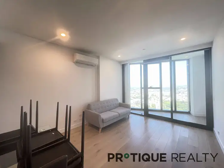 5712/160 Victoria Street, Carlton VIC 3053
