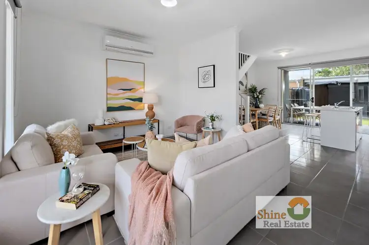 68 Willow Glen Boulevard, Cranbourne West VIC 3977