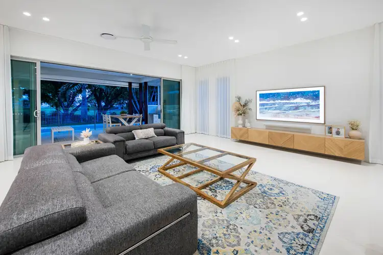 9118 Peter Senior Drive, Hope Island QLD 4212