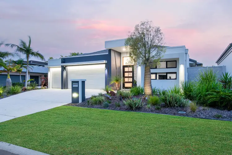 2153 Beaufort Way, Hope Island QLD 4212