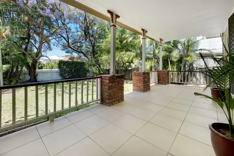 271 Long Street East, Graceville QLD 4075