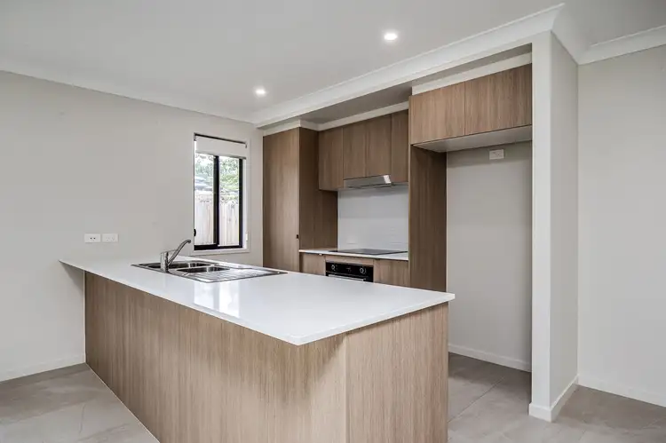 Third view of Homely semi-detached listing, 1/7 Niles Crt, Bahrs Scrub QLD 4207