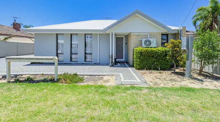 1/4 Balfour, Swan View WA 6056