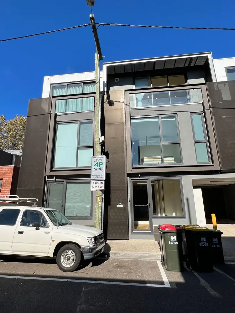 39 Little Provost St