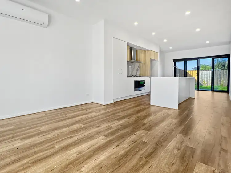 3/33 Nash Blvd, Rockbank VIC 3335