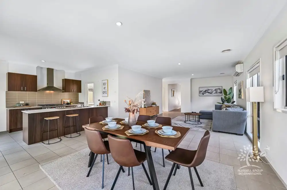 Main view of Homely house listing, 5 Merivale Close, Sandhurst VIC 3977