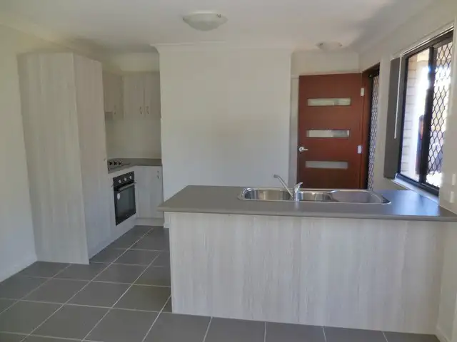 2/9 Blessing Place, Boronia Heights QLD 4124