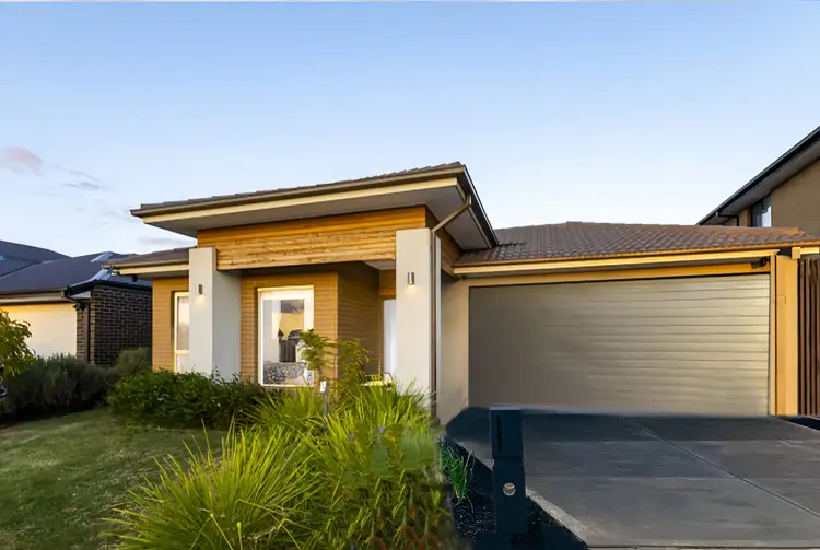 Main view of Homely house listing, 32 Gwenton Avenue, Cranbourne East VIC 3977