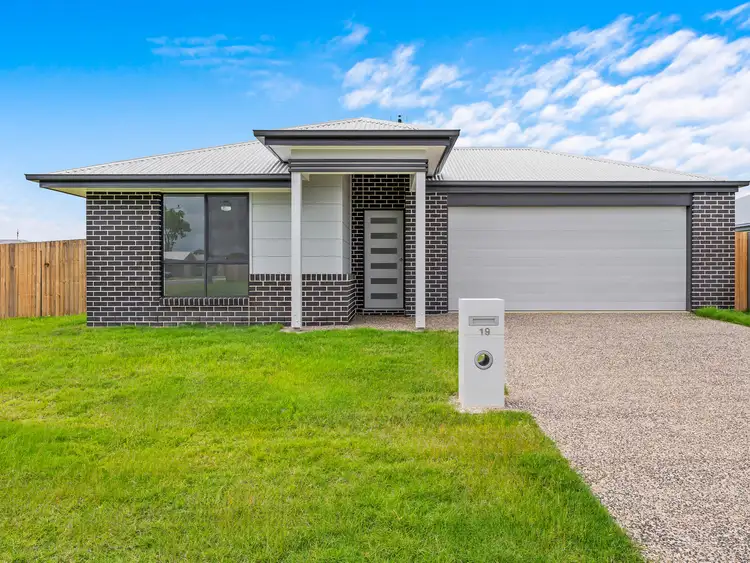19 Ponting Way, Urangan QLD 4655