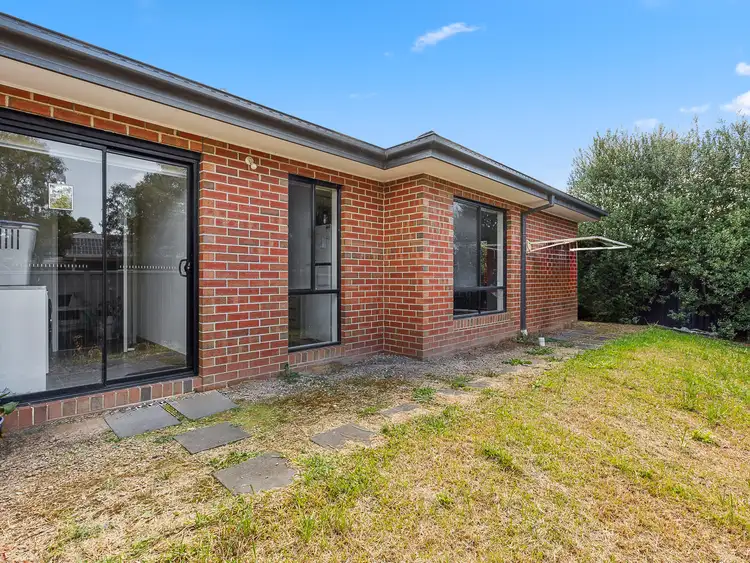 Fifth view of Homely house listing, 8 Bellsquarry Avenue, Cranbourne East VIC 3977