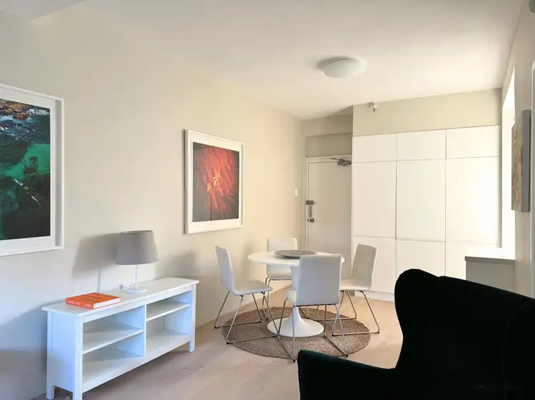 61/19a Tusculum Street
