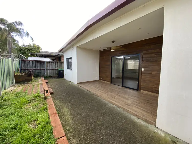 8a Humphreys Ave, Casula NSW 2170