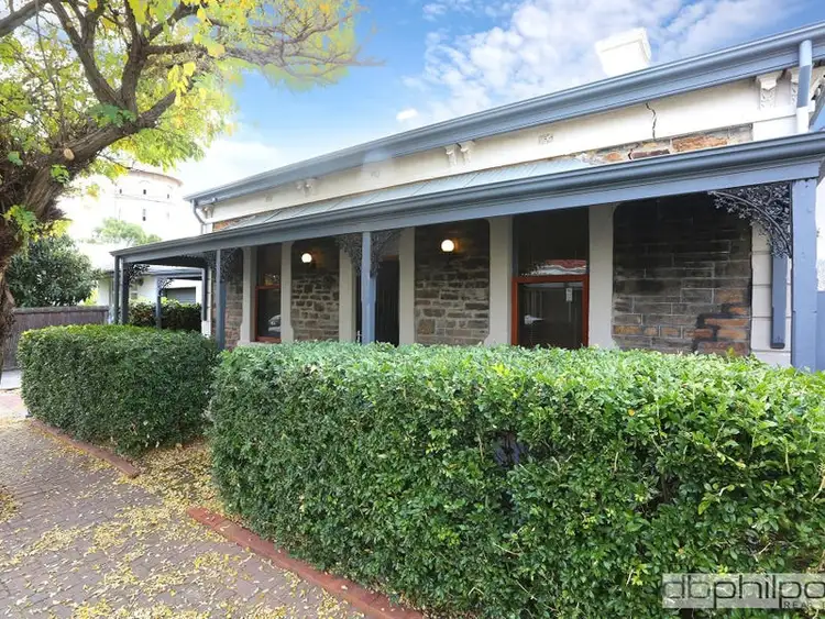 16 Cairns Street