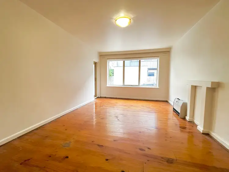 1/8 Charlotte Place