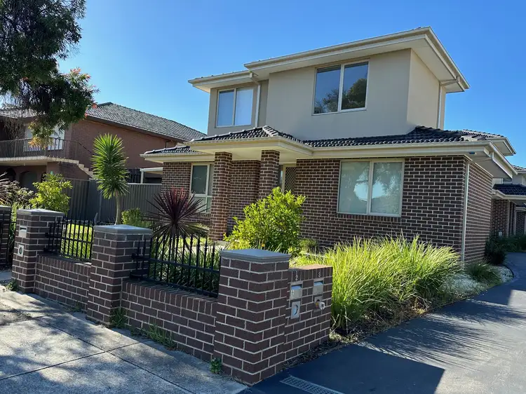 1/8 Alexander Avenue, Oakleigh East VIC 3166