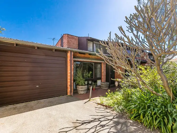 7/11 Bindaring Parade, Claremont WA 6010