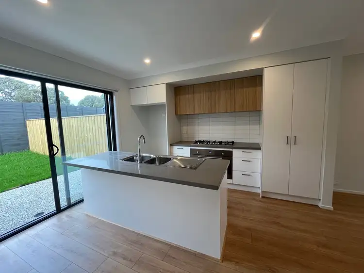 15 Nottingham Crescent, Thomastown VIC 3074