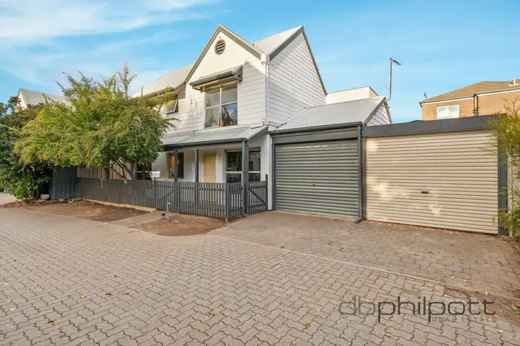 4 Griffin Lane