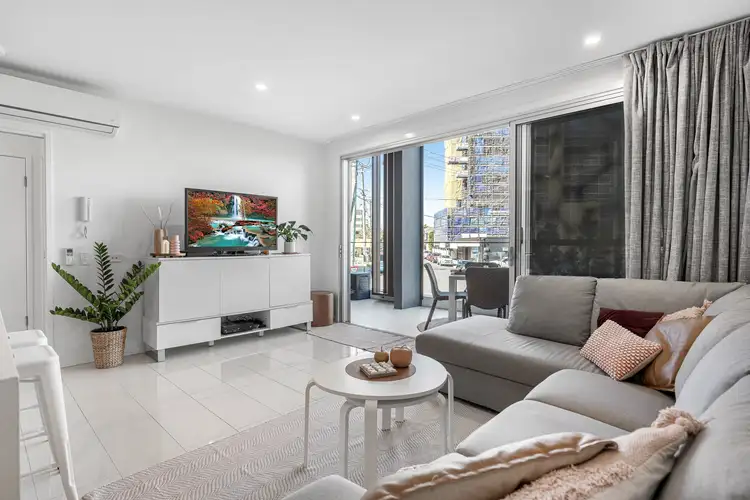 Sixth view of Homely apartment listing, 10/22 Bay Terrace, Wynnum QLD 4178