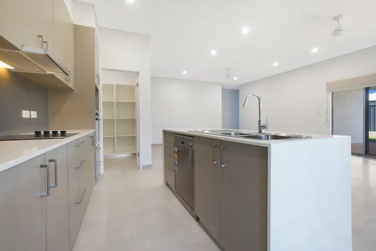 11C Letts Crescent