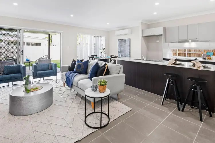 33 North Quay Cct, Hope Island QLD 4212