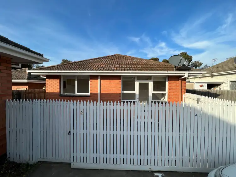 2/10 Peel Street, Newport VIC 3015
