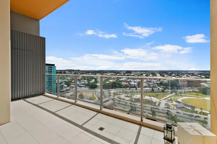 128 / 37c Harbour Road Portside St