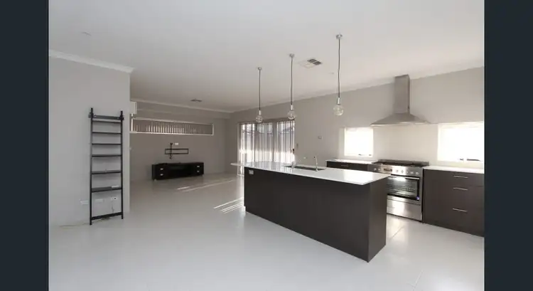 3 Deakin Entrance, Aubin Grove WA 6164