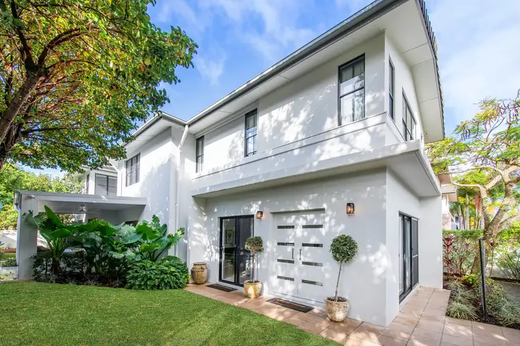 6103 The Lakes Drive, Hope Island QLD 4212