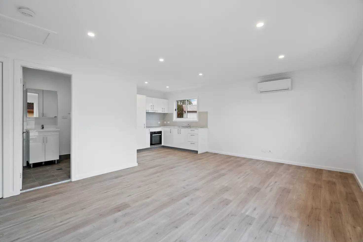 Main view of Homely flat listing, 19a Robertson Road, Killarney Vale NSW 2261