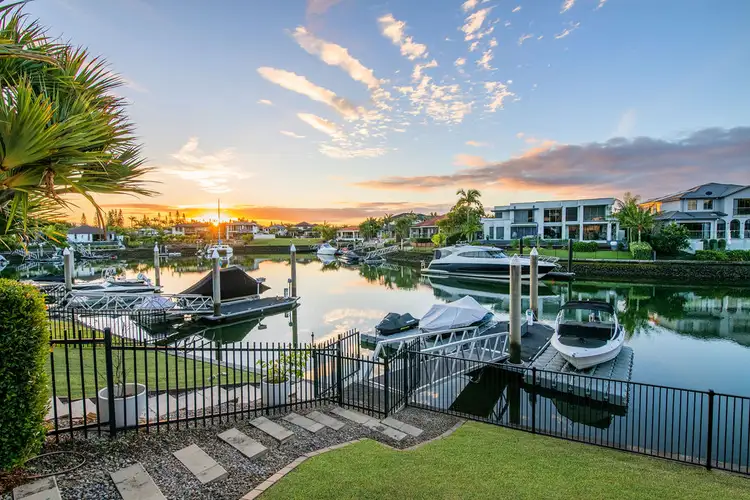 2240 Glengallon Way, Hope Island QLD 4212