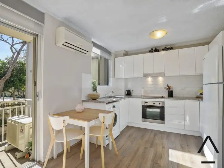 19/19 Johnston Street